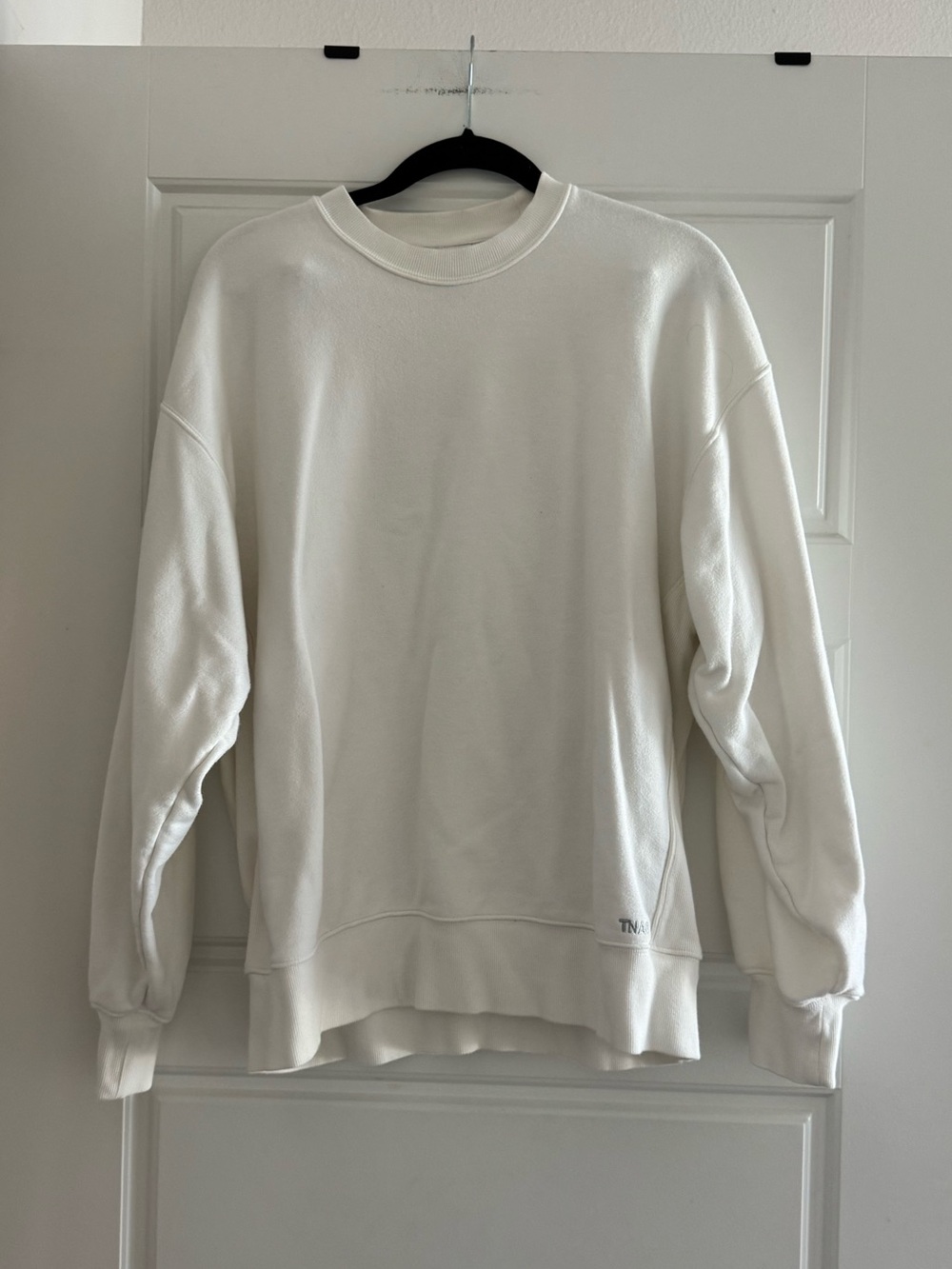 Aritzia TNA White Crewneck Sweatshirt - Oversized Pullover